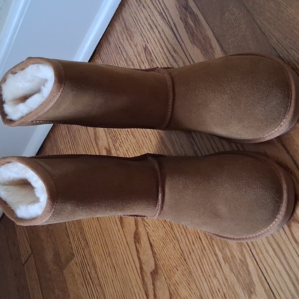 Minnetonka Olympia Boot